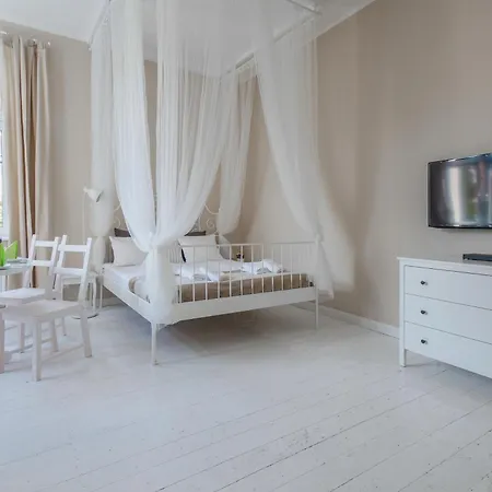 Riviera Residence Apartments-3
